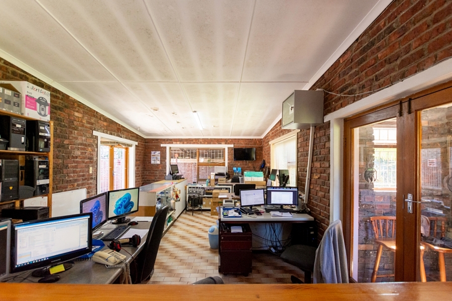 4 Bedroom Property for Sale in Middedorp Western Cape